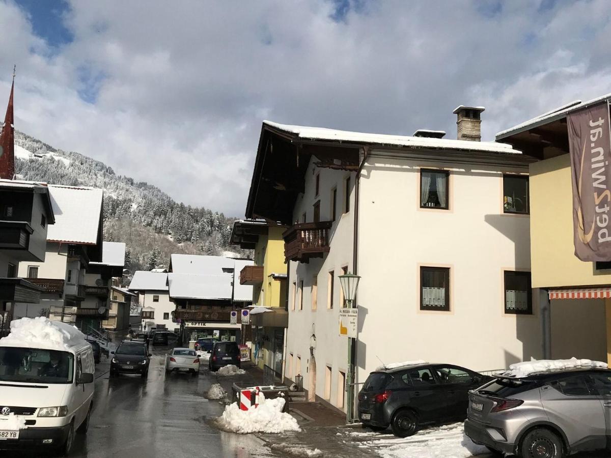 Apartment Building, Fügen Dış mekan fotoğraf